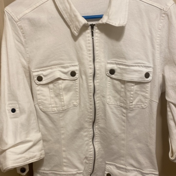 Lovely white, denim dress!  Belted with four pockets! - Picture 3 of 7